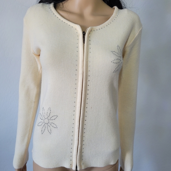 Beautiful Sweaters - Picture 13 of 13